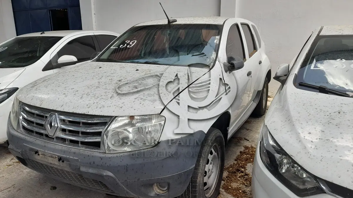 LOTE 039 - VEÍCULO: RENAULT/DUSTER 16 4X2 (MOTOR SOLTO E INCOMPLETO), ANO/MOD 2014/2015