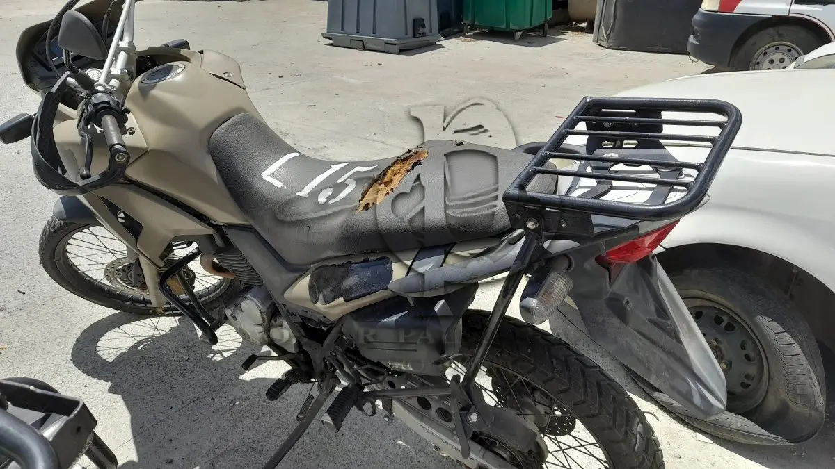 LOTE 015 - VEÍCULO: HONDA/XRE 300 (MOTOR INCOMPLETO), ANO/MOD 2017/2017