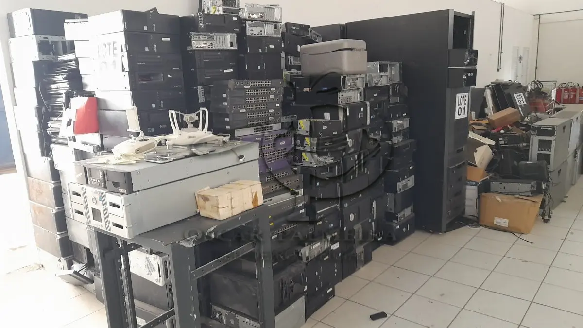 LOTE 001 - DIVERSOS MATERIAIS ELETRÔNICOS/INFORMÁTICA COMPOSTO