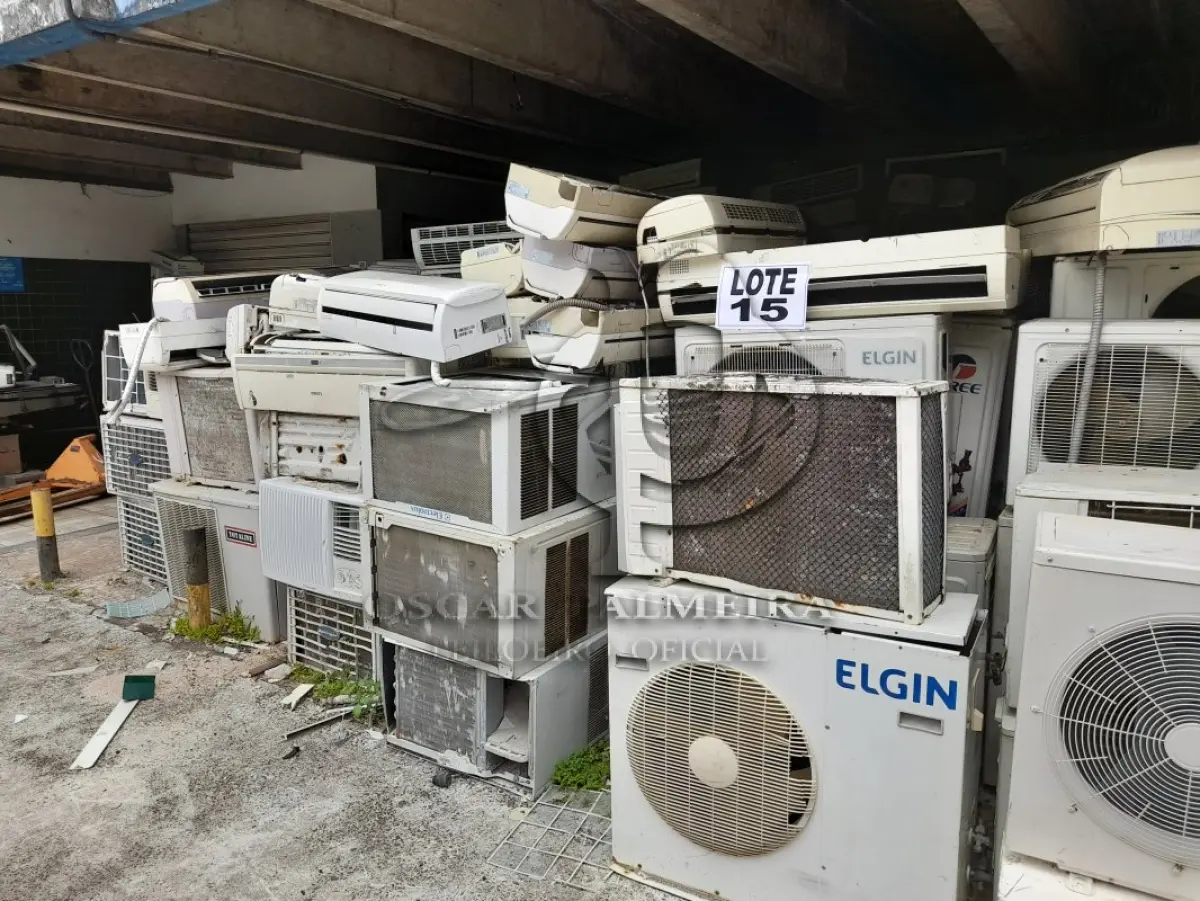 LOTE 015 - DIVERSOS BENS MÓVEIS COMPOSTO