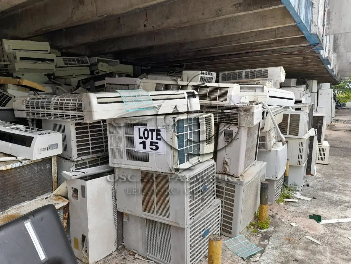 LOTE 015 - DIVERSOS BENS MÓVEIS COMPOSTO