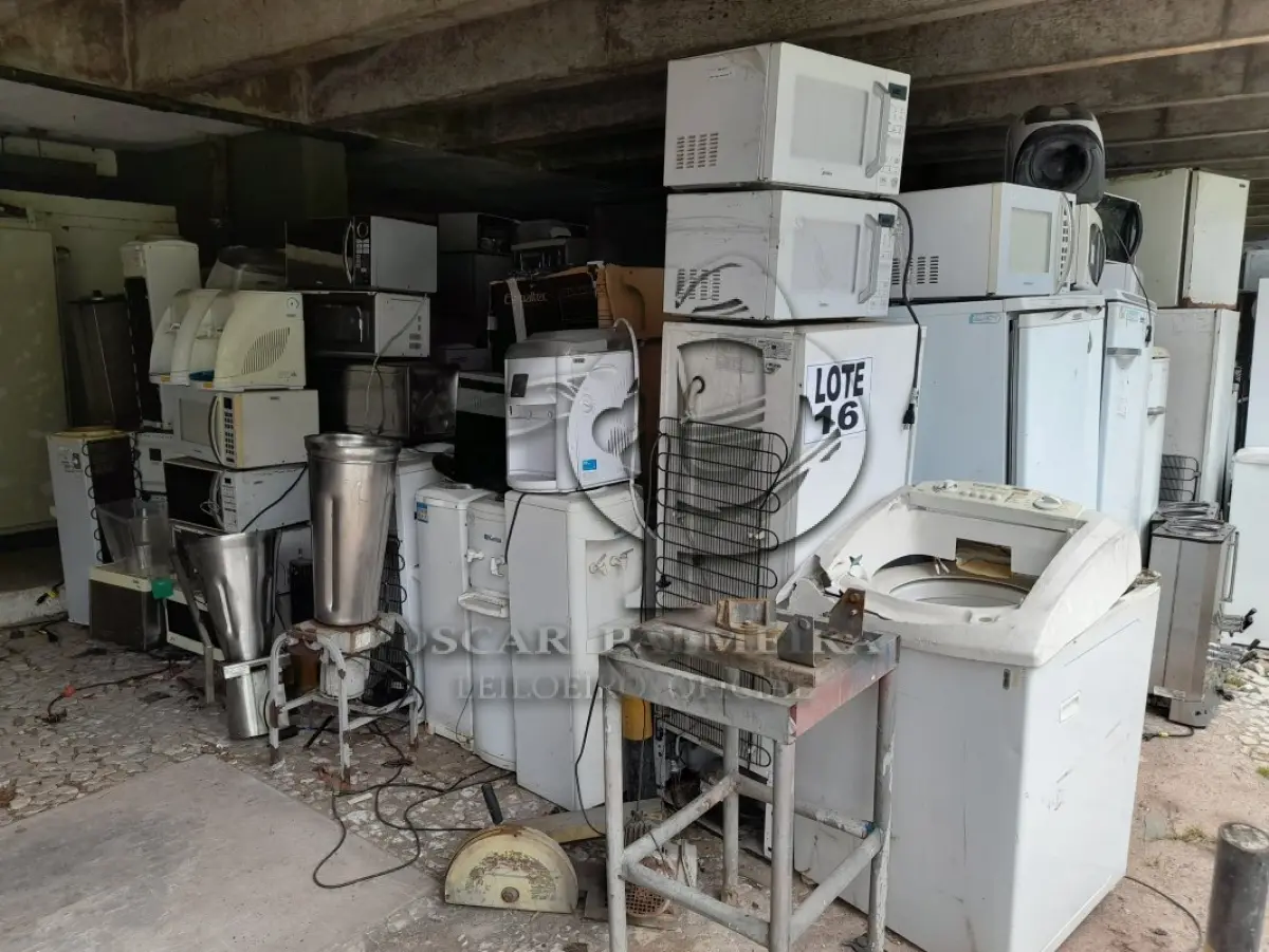 LOTE 016 - DIVERSOS BENS MÓVEIS COMPOSTO