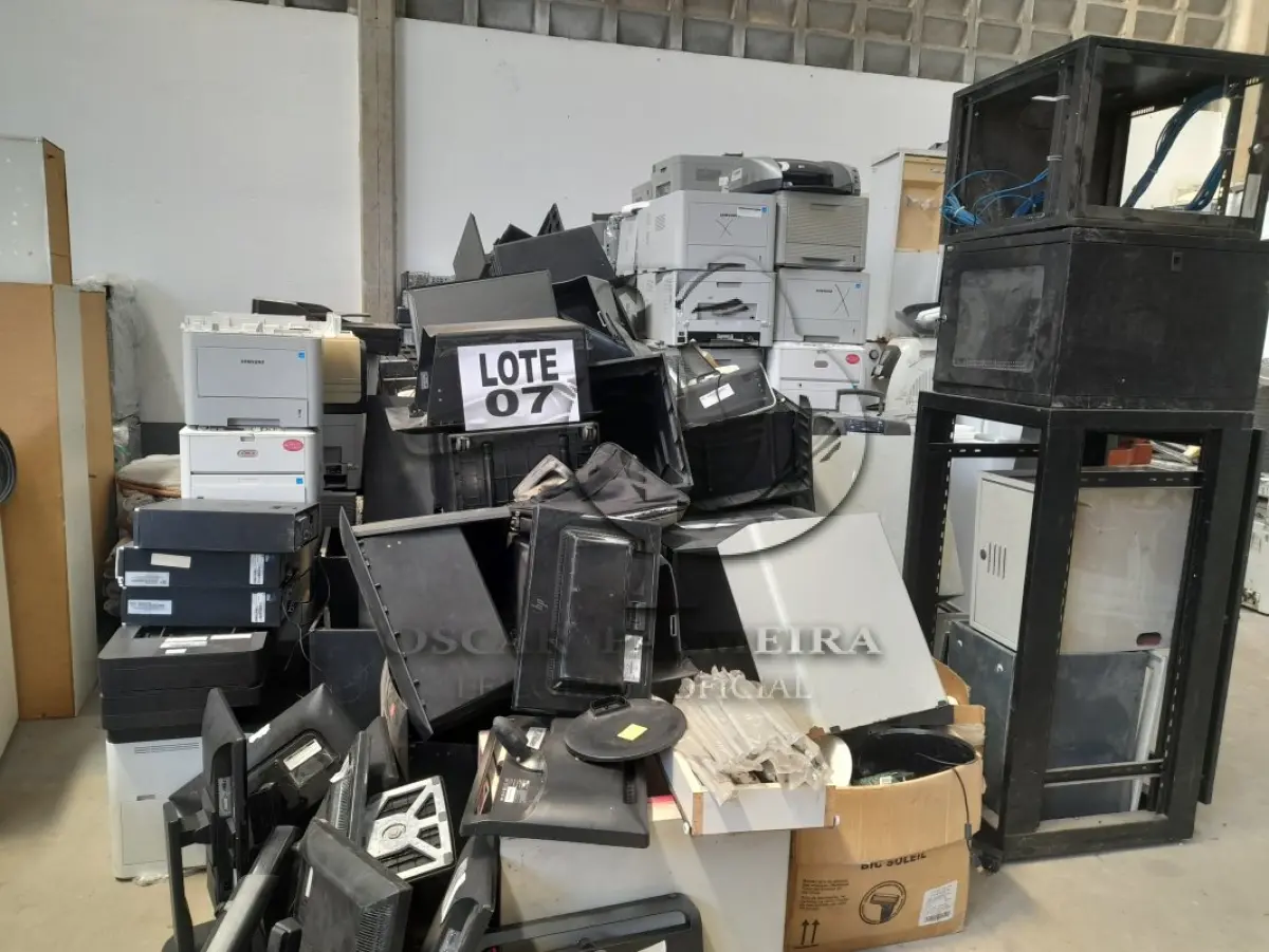 LOTE 007 - DIVERSOS MATERIAIS ELETRÔNICOS/INFORMÁTICA COMPOSTO