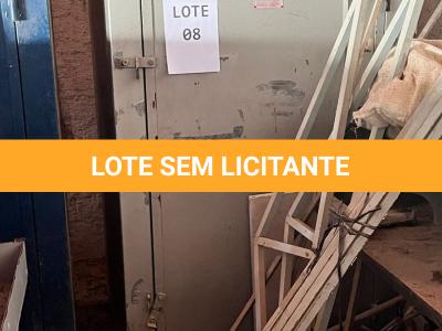 LOTE 008 - ESTUFA DE ESTERILIZAÇÃO E SECAGEM