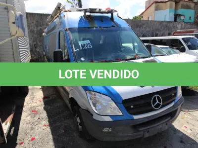 LOTE 128 - VEÍCULO; MARCA/MODELO: I/M.BENZ 515CDISPRINTERF FAB/MOD: 2014/2014 PLACA: OZU3081 CHASSI: 8AC906655EE096419
