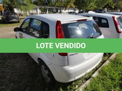 LOTE 010 - VEÍCULO: MARCA/MODELO: FORD/FIESTA 1.6 FLEX; FAB/MOD: 2009/2009; PLACA: JSL4685; CHASSI: 9BFZF55P098434254