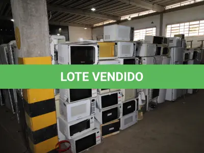 LOTE 008 - DIVERSOS MATERIAIS DE ESCRITÓRIO COMPOSTO DE: FORNOS DE MICROONDAS, REFRIGERADORES, BEBEDOUROS, CAFETEIRAS INDUSTRIAIS, PURIFICADORES DE ÁGUA, FRIGOBARES, FREEZERES, LIQUIDIFICADORES INDUSTRIAIS, FOGÕES, REFRESQUEIRA ELÉTRICA, DESCASCADOR DE LEGUMES INDUSTRIAL