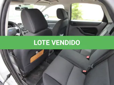 LOTE 010 - VEÍCULO - FORD FOCUS HC FLEX, ANO/MOD 2011/2012.