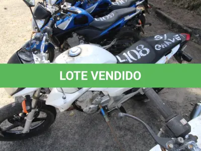 LOTE 108 - VEÍCULO; MARCA/MODELO: HONDA/CB 300R FAB/MOD: 2012/2012 PLACA: OLC8170 CHASSI: 9C2NC4310CR070467