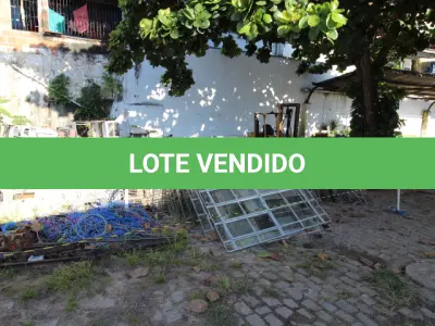 LOTE 012 - DIVERSOS MATERIAIS DE FERRO COMPOSTO DE:  SUCATA DE FERRO, MADEIRA, ALUMINIO, CONDICIONADORES DE AR, FERRO, PVC, INOX, GRADES EM FERRO 