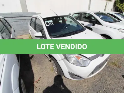 LOTE 081 - VEÍCULO; MARCA/MODELO: FORD/FIESTA SEDAN1.6FLEX FAB/MOD: 2012/2012 PLACA: NZQ4261 CHASSI: 9BFZF54PXC8313708