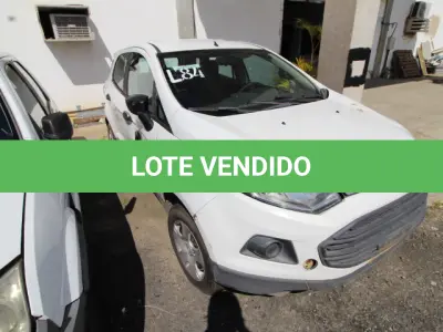 LOTE 084 - VEÍCULO; MARCA/MODELO: FORD/ECOSPORT S 1.6 (KIT GÁS) FAB/MOD: 2013/2013 PLACA: OLB1926 CHASSI: 9BFZB55P1D8818662