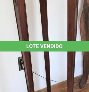 LOTE 063 - APARADOR