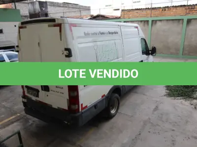 LOTE 004 - VEÍCULO - IVECO DAILY55C16 GRANFUR, ANO/MODELO 2010/2011.