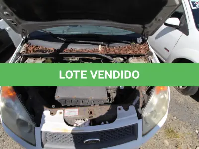 LOTE 082 - VEÍCULO; MARCA/MODELO: FORD/FIESTA FLEX FAB/MOD: 2008/2009 PLACA: JRX9498 CHASSI: 9BFZF55AX98357002