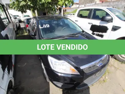 LOTE 049 - VEÍCULO; MARCA/MODELO: I/FORD FOCUS 2.0L FC FAB/MOD: 2009/2009 PLACA: JSX8613 CHASSI: 8AFFZZFFC9J295920