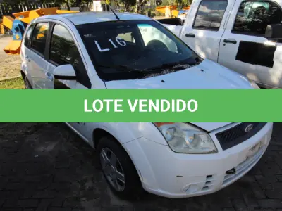 LOTE 016 - VEÍCULO: MARCA/MODELO: FORD/FIESTA 1.6 FLEX; FAB/MOD: 2009/2009; PLACA: JSL7908; CHASSI: 9BFZF55P798422313