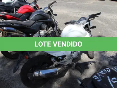 LOTE 106 - VEÍCULO; MARCA/MODELO: HONDA/CB 300R FAB/MOD: 2012/2012 PLACA: OLC3589 CHASSI: 9C2NC4310CR070479