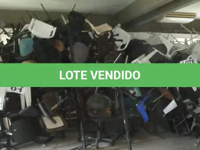 LOTE 001 - DIVERSOS MATERIAIS DE ESCRITÓRIO COMPOSTO DE:CADEIRAS FIXAS, CADEIRAS GIRATÓRIAS, POLTRONAS, MESAS REDONDAS, GAVETEIROS EM MADEIRA, ARMARIOS EM MADEIRA, MESAS PARA ESCRITORIO, CADEIRAS PLÁSTICAS, LONGARINAS, CADEIRAS EM MADEIRA, ARQUIVO EM MADEIRA