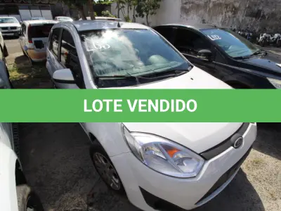 LOTE 063 - VEÍCULO; MARCA/MODELO: FORD/FIESTA 1.6 FLEX FAB/MOD: 2011/2012 PLACA: NZM3838 CHASSI: 9BFZF55P5C8272581