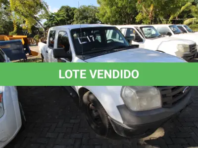 LOTE 017 - VEÍCULO: MARCA/MODELO: I/FORD RANGER XL 13P; FAB/MOD: 2011/2012; PLACA: NZM2315; CHASSI: 8AFER13P8CJ483707