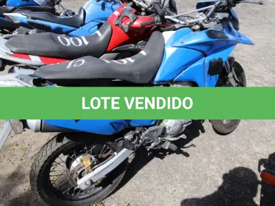 LOTE 101 - VEÍCULO; MARCA/MODELO: HONDA/XRE 300 FAB/MOD: 2013/2013 PLACA: OUN7582 CHASSI: 9C2ND1110DR013238