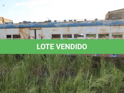 LOTE 002 - DIVERSOS MATERIAIS DE FERRO COMPOSTO DE:  02 VAGÕES DE TREM PARA PASSAGEIROS