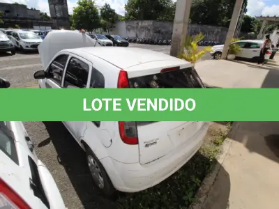 LOTE 083 - VEÍCULO; MARCA/MODELO: FORD/FIESTA 1.6 FLEX FAB/MOD: 2013/2014 PLACA: OUJ2475 CHASSI: 9BFZF55P3E8018368