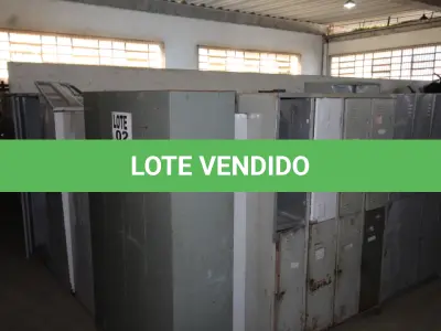LOTE 002 - DIVERSOS MATERIAIS DE ESCRITÓRIO COMPOSTO DE: ESTANTES EM AÇO, ARMÁRIOS EM AÇO, ARMÁRIOS TIPO GUARDA ROUPAS EM AÇO