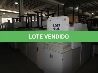LOTE 014 - DIVERSOS MATERIAIS DE ESCRITÓRIO COMPOSTO DE: ARMÁRIOS EM MADEIRA, MESAS PARA ESCRITÓRIO, GAVETEIROS EM MADEIRA, ARQUIVOS EM MADEIRA, ESTAÇÕES DE TRABALHO, SUPORTES PARA CPU, MESAS PARA REFEITÓRIO, PÉS DE FERRO PARA MESA