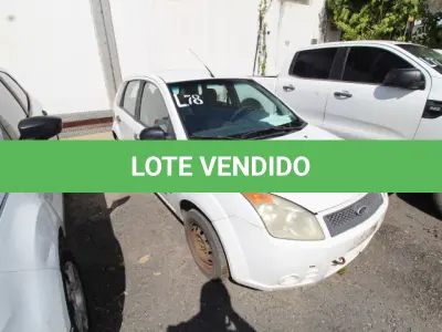 LOTE 078 - VEÍCULO; MARCA/MODELO: FORD/FIESTA FLEX FAB/MOD: 2009/2009 PLACA: JSC9117 CHASSI: 9BFZF55A498385023