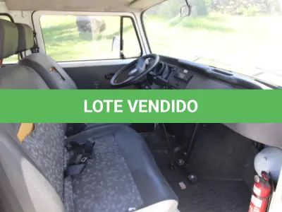 LOTE 011 - VEÍCULO - VW KOMBI, ANO/MOD 2013/2014.