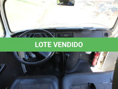 LOTE 012 - VEÍCULO - VW KOMBI, ANO/MOD 2013/2014.