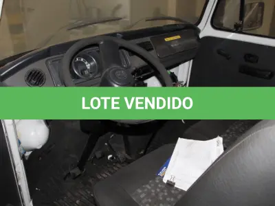 LOTE 015 - VEÍCULO - VW KOMBI, ANO/MOD 2013/2014.