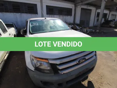 LOTE 032 - SUCATA DE VEÍCULOS:    RANGER XL CD4 22, CHASSI 8AFAR23J0DJ127852,     COURIER L 1.6 FLEX, CHASSI  9BFZC52P3CB920192