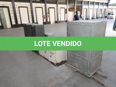LOTE 005 - DIVERSOS MATERIAIS DE ESCRITÓRIO COMPOSTO DE: COFRES EM AÇO