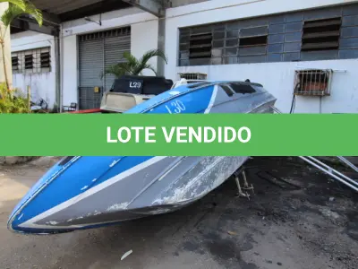 LOTE 030 - DIVERSOS MATERIAIS DE USO DIVERSOS COMPOSTO DE: SUCATA DE LANCHA PARA PATRULHAMENTO AQUÁTICO