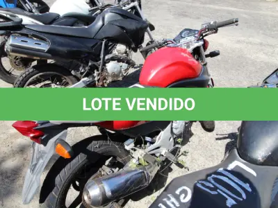 LOTE 104 - VEÍCULO; MARCA/MODELO: HONDA/CB 300R FAB/MOD: 2012/2012 PLACA: OLB5430 CHASSI: 9C2NC4310CR074015
