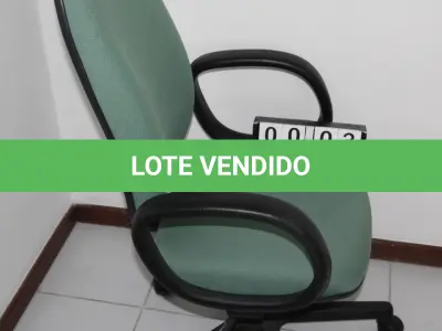 LOTE 003 - LOTE - 0003 - CADEIRA PRESIDENTE GIRATÓRIA C/ BRAÇO