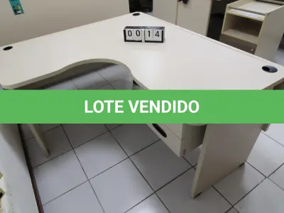 LOTE 014 - LOTE - 0014 - MESA EM L PEQUENA