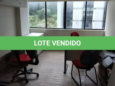 LOTE 008 - MÓVEIS PARA ESCRITÓRIO