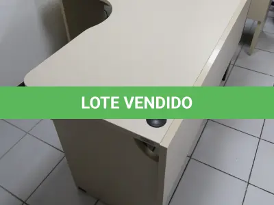 LOTE 014 - LOTE - 0014 - MESA EM L PEQUENA