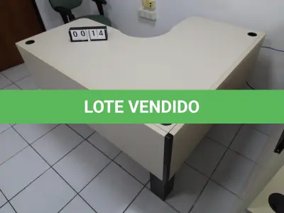 LOTE 014 - LOTE - 0014 - MESA EM L PEQUENA