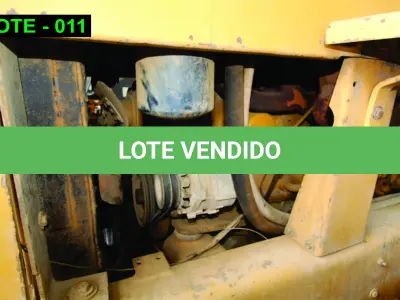 LOTE 011 - MÁQUINA - PÁ CARREGADEIRA CASE W20B.