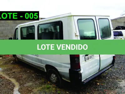 LOTE 005 - VEÍCULO - FIAT DUCATO VAN, 2001/2002, DIESEL.