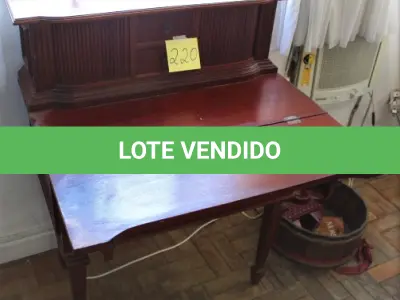 LOTE 220 - ESCRIVANINHA