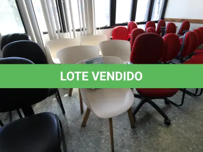 LOTE 001 - CADEIRAS