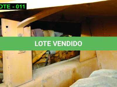 LOTE 011 - MÁQUINA - PÁ CARREGADEIRA CASE W20B.
