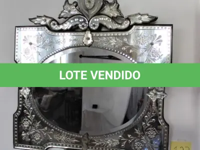 LOTE 123 - ESPELHO