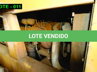 LOTE 011 - MÁQUINA - PÁ CARREGADEIRA CASE W20B.